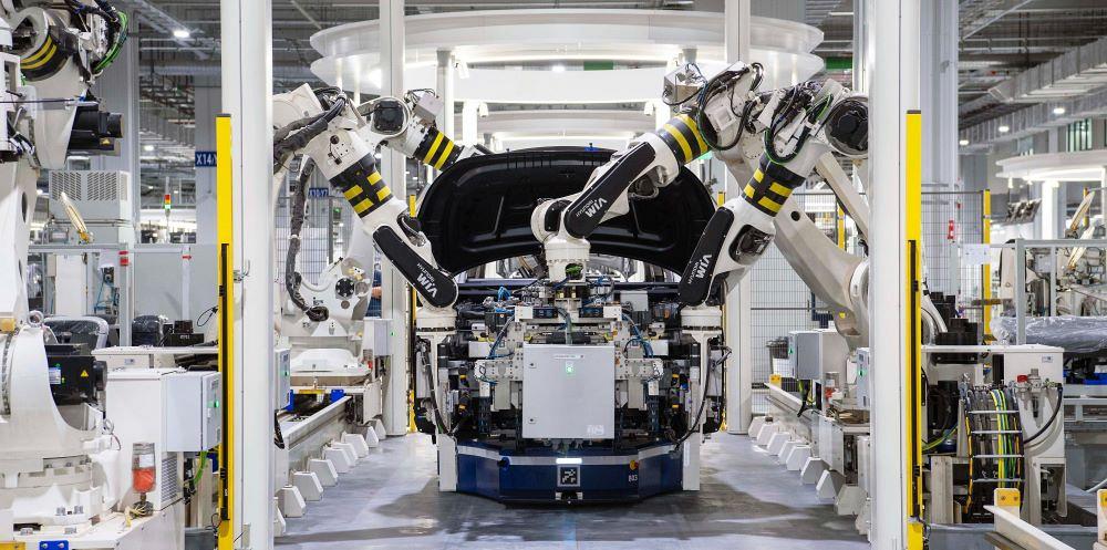 China tops robot installations