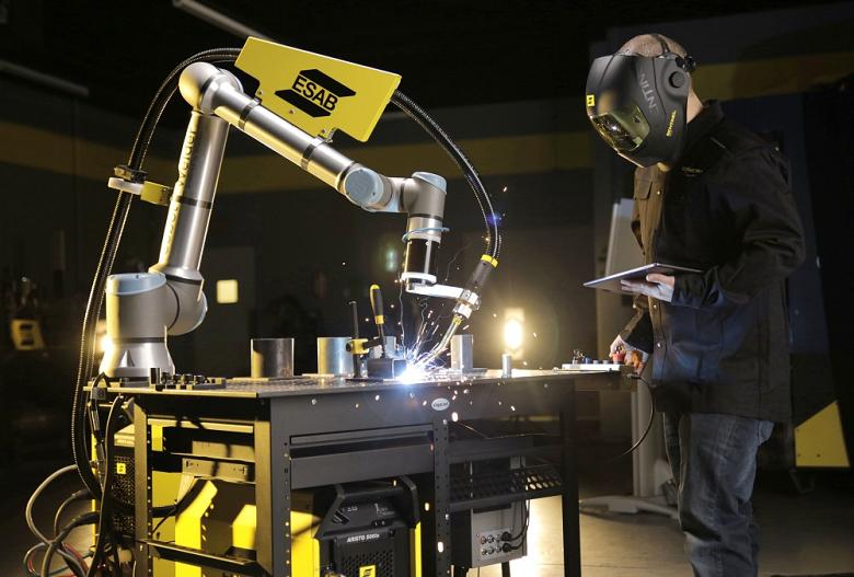 ESAB - Extended Reach Cobot