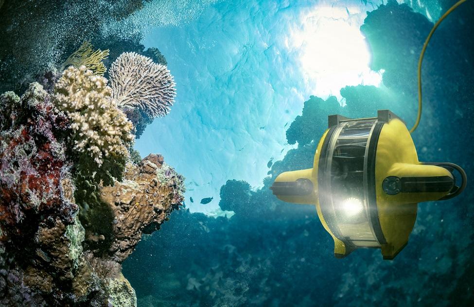  Underwater robot explores the deep sea.