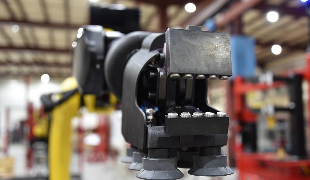 来自Acieta的FastBend机器人处理重复的、危险的压闸工作