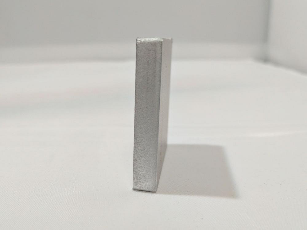 Fiber cut aluminum edge photo.