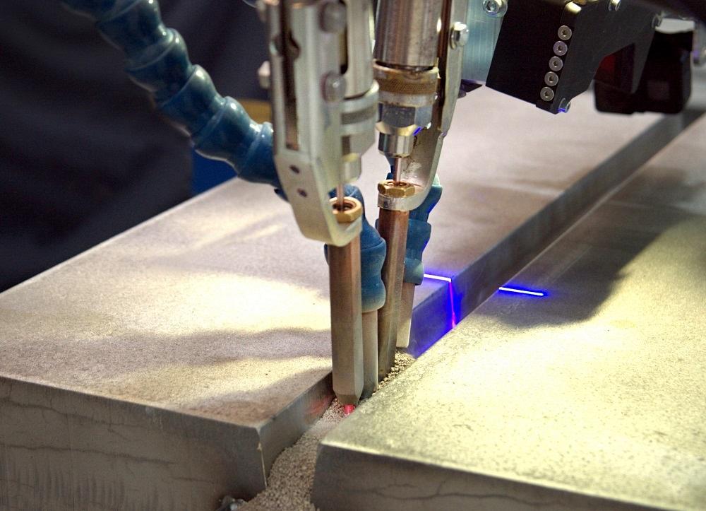 Weld Grooving Machine Pemamek’s automated semi-narrow groove welding system handles thick plate