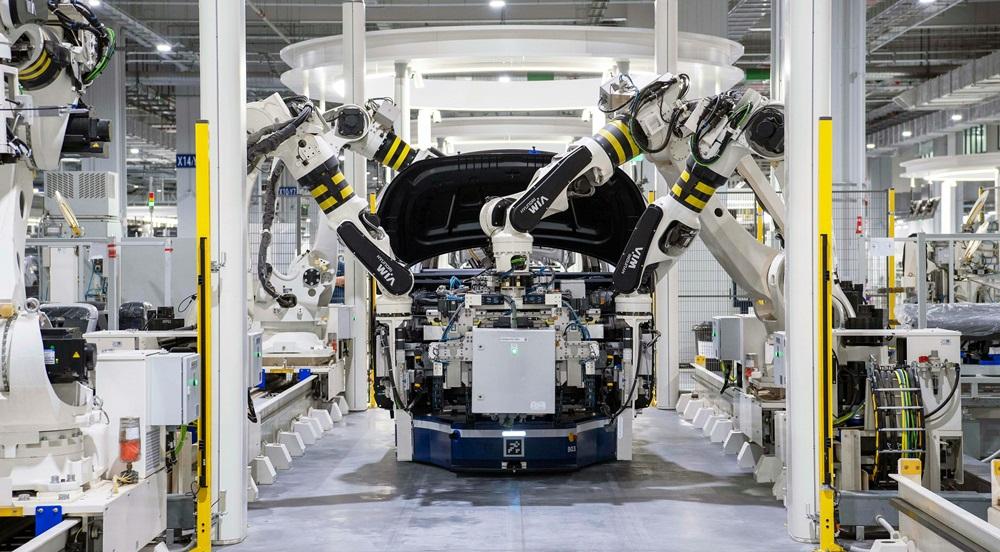 Hyundai robotic manufacturing of vehicle