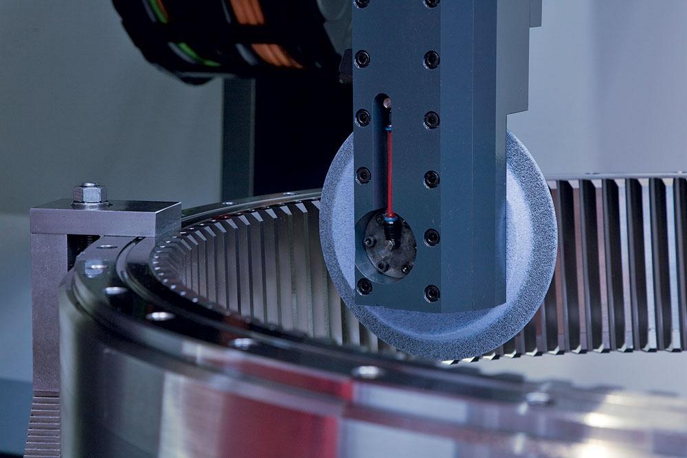 Technology Spotlight: Large-gear grinding