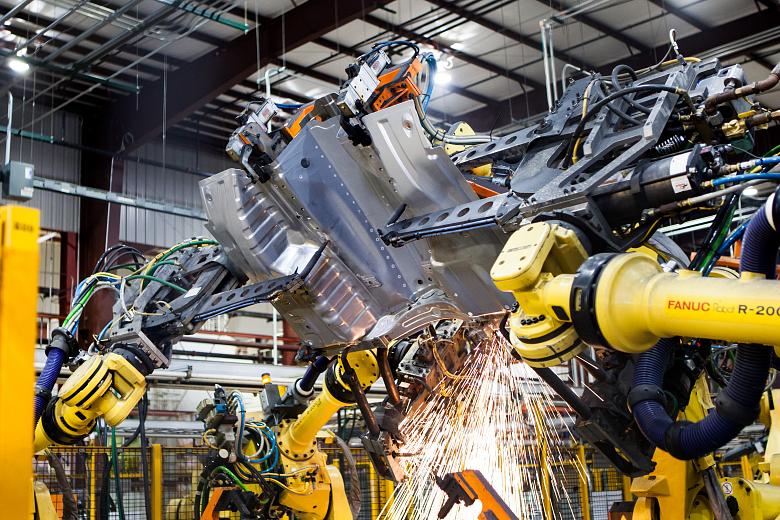 In 1999 Canada had a $15-billion trade surplus in automotive products, but over the next decade surpluses vanished and roughly 50,000 auto sector jobs were lost. (Photo: courtesy of Magna International)