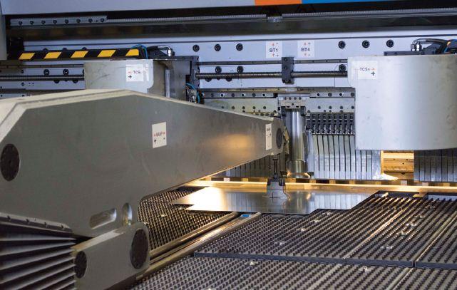 The EBe servo-electric Express Bender is a
bending solution that is designed specifically for each fabricator’s production requirements to achieve maximum productivity, quality, and
repeatability. PHOTO: PRIMA POWER