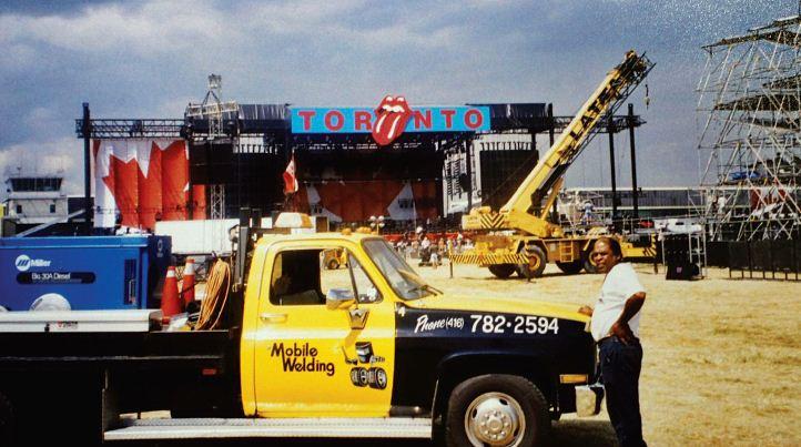 The Mobile Welding truck at the Downsview field assisting the
assembly of the SarsStock stage in 2003.
PHOTO COURTESY OF MOBILE WELDING INC.