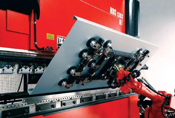 Robots are useful
when manipulating
very large and heavy
parts in a bender
sequence.
PHOTO COURTESY
OF AMADA INC.