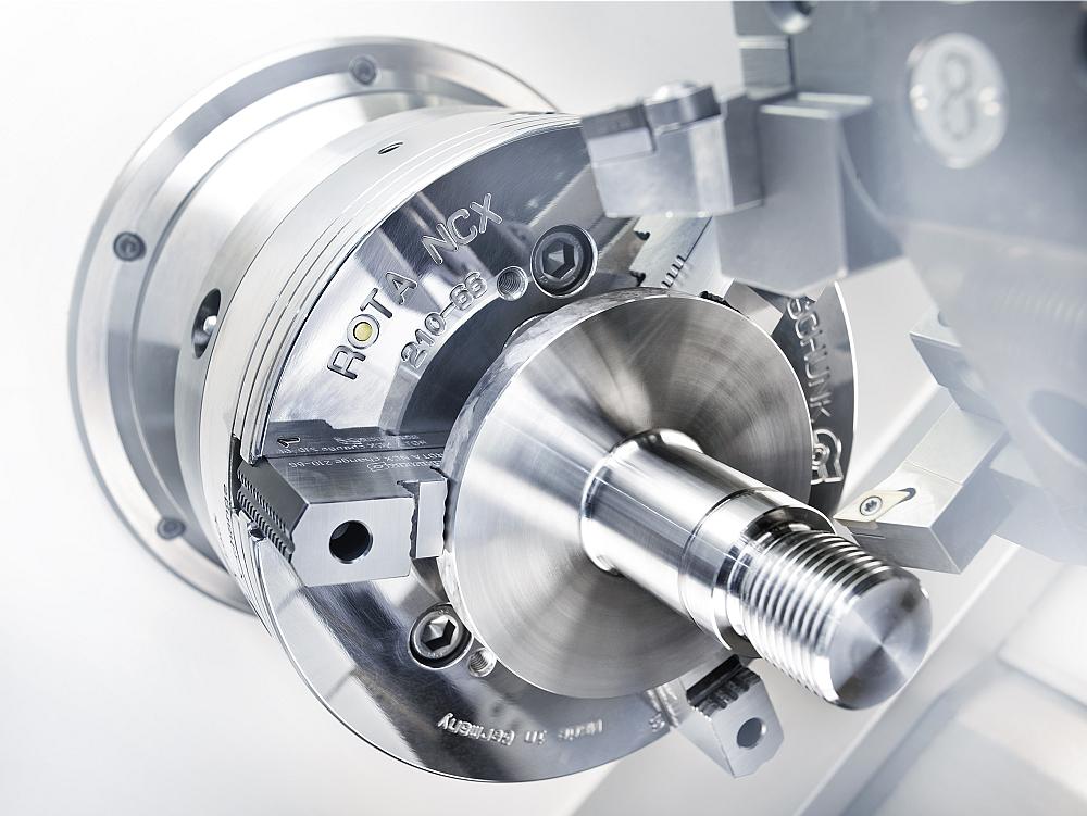 Equipped on lathes with short stroke cylinder, the multi-purpose SCHUNK ROTA NCX quick-change chuck ensures high productivity. 