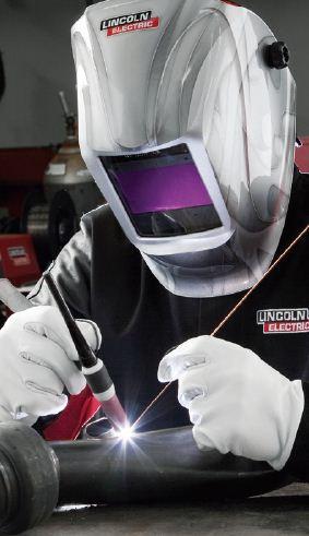 Comfort and
protection are keys
to proper
TIG welding.
PHOTO COURTESY OF
LINCOLN ELECTRIC