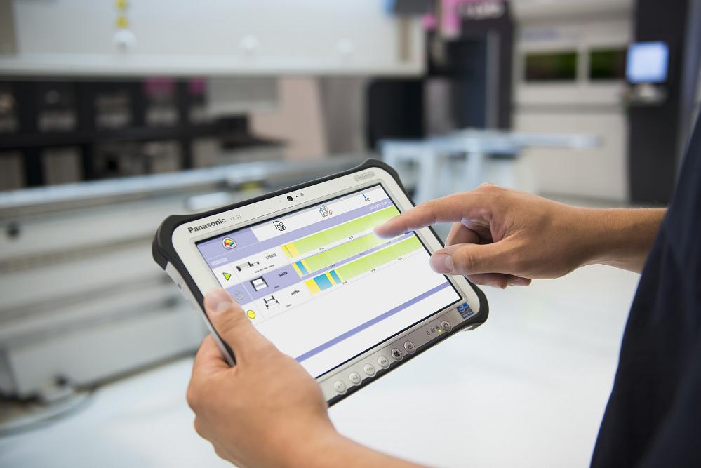 Sometimes simple guidance with a sheet can speed parting processes. With a screen in front of the cut sheet, it is simple for the operator to see which parts need to be picked up and sorted together. Pictured here is LVD Strippit’s TOUCH-i4 tablet. Among other functions, an operator can use the tablet to review what is on a pallet and which parts should be grouped together in the sorting process.